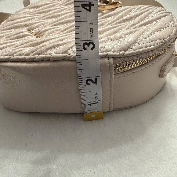Heart-Shaped Quilted Light Pink ALDO Crossbody Bag With Gold-Tone Hardware - Picture 9 of 14
